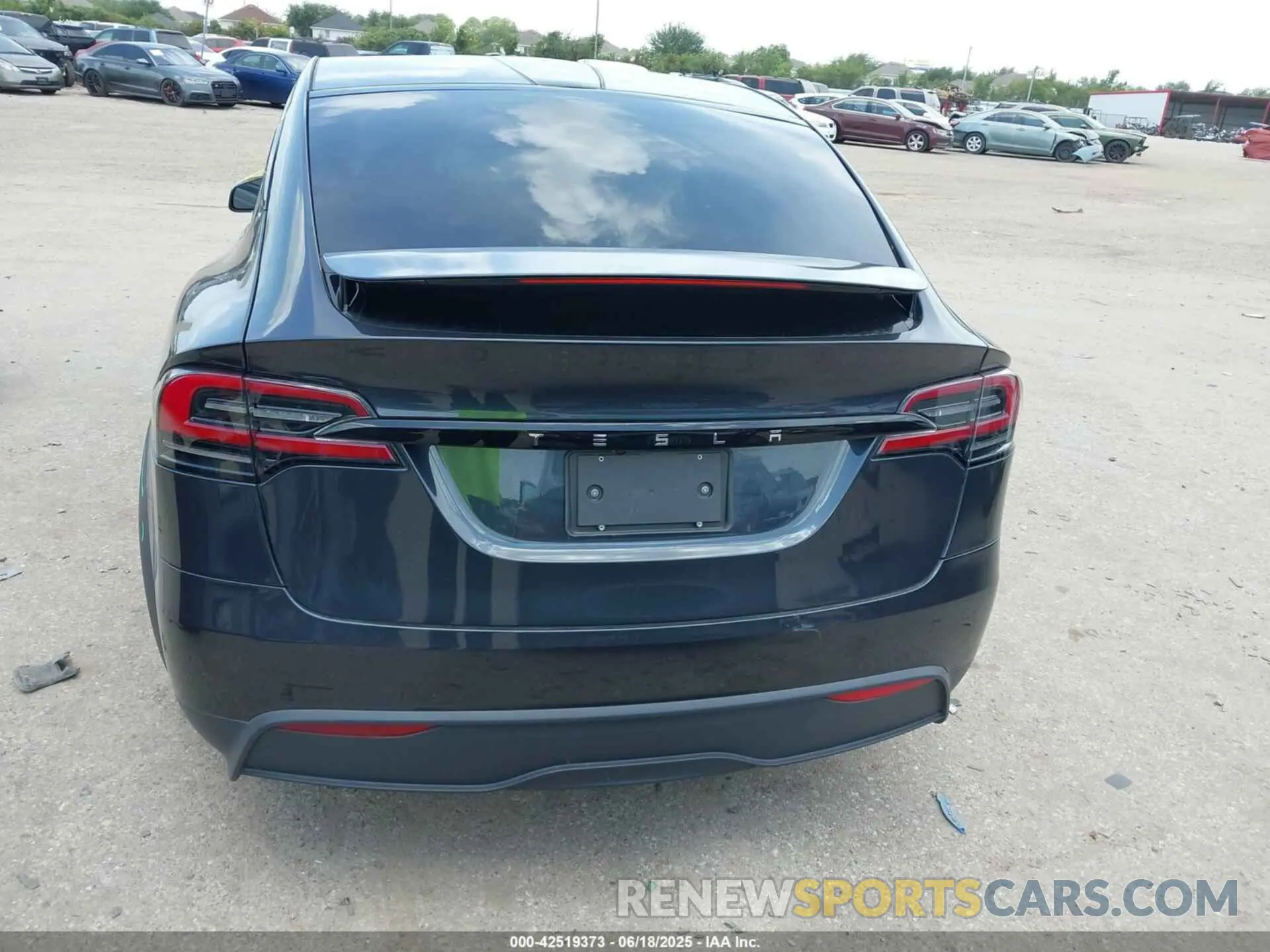 16 Photograph of a damaged car 7SAXCDE52RF446170 TESLA MODEL X 2024