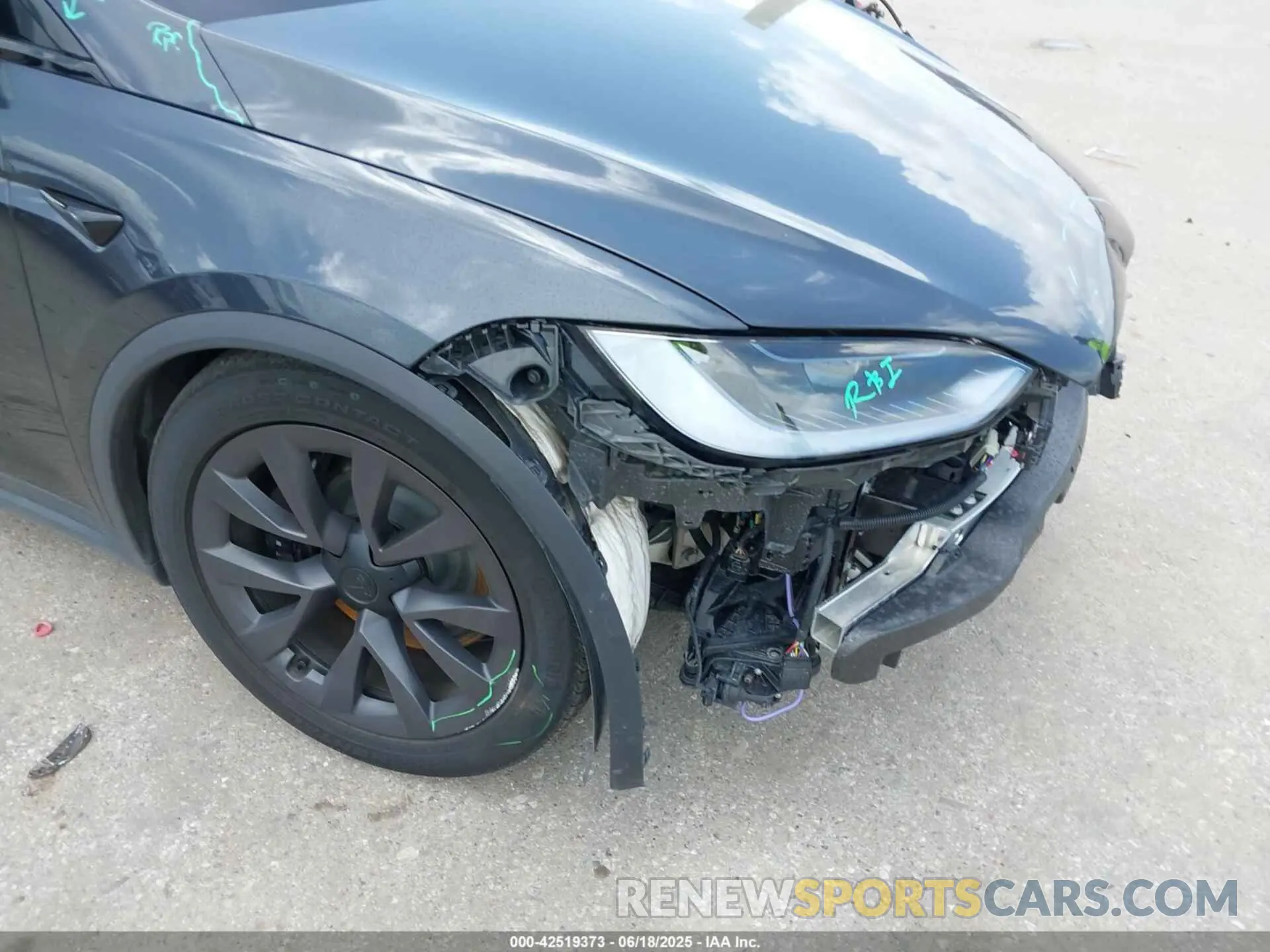 6 Photograph of a damaged car 7SAXCDE52RF446170 TESLA MODEL X 2024