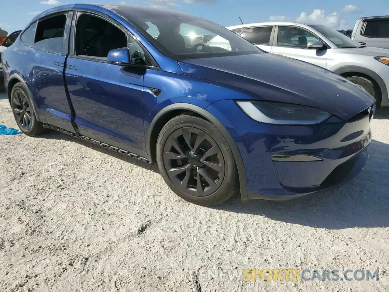 4 Photograph of a damaged car 7SAXCDE54RF442931 TESLA MODEL X 2024