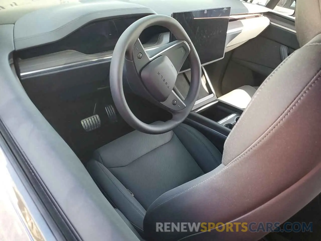 8 Photograph of a damaged car 7SAXCDE54RF442931 TESLA MODEL X 2024