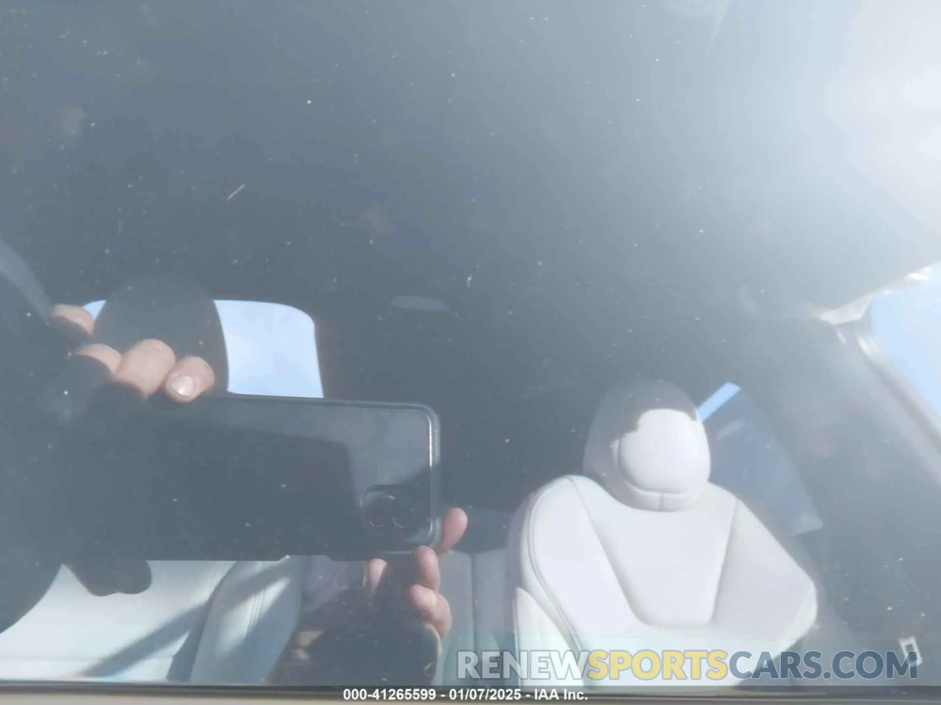 17 Photograph of a damaged car 7SAXCDE54RF444145 TESLA MODEL X 2024