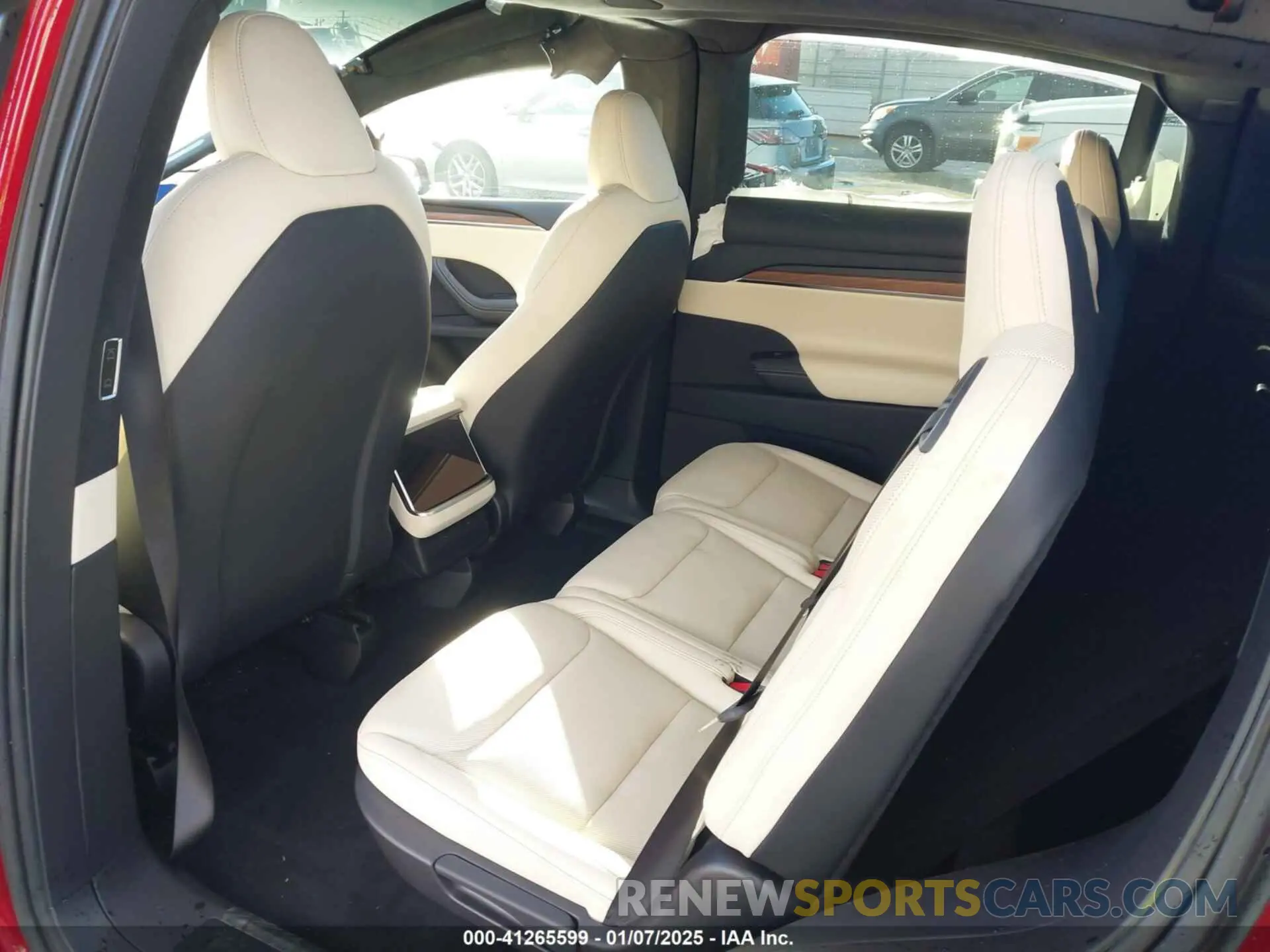 8 Photograph of a damaged car 7SAXCDE54RF444145 TESLA MODEL X 2024