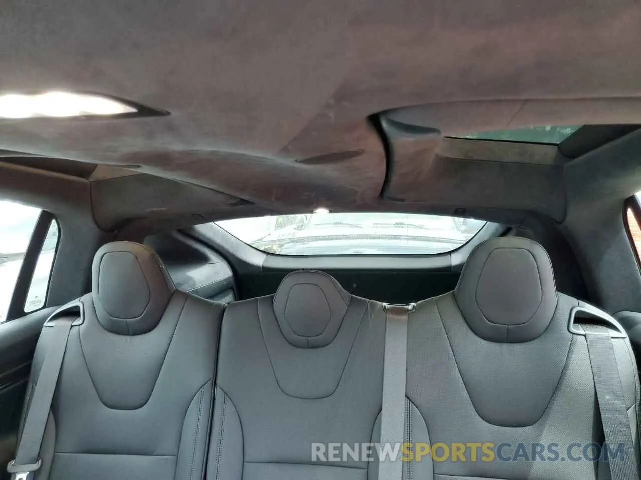 10 Photograph of a damaged car 7SAXCDE54RF445327 TESLA MODEL X 2024