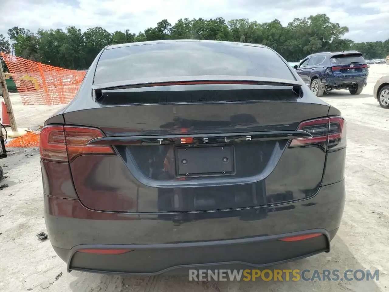 6 Photograph of a damaged car 7SAXCDE54RF445327 TESLA MODEL X 2024