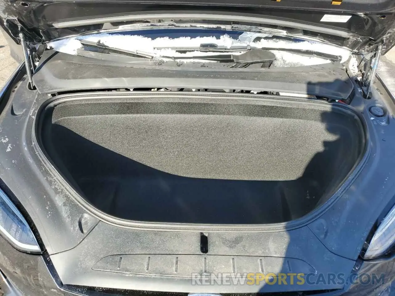 13 Photograph of a damaged car 7SAXCDE55RF433493 TESLA MODEL X 2024