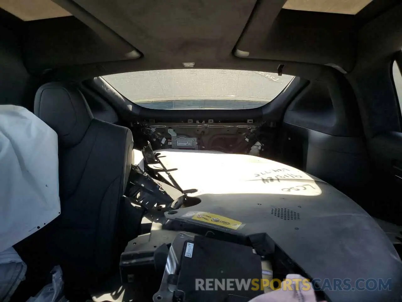 10 Photograph of a damaged car 7SAXCDE57RF442048 TESLA MODEL X 2024
