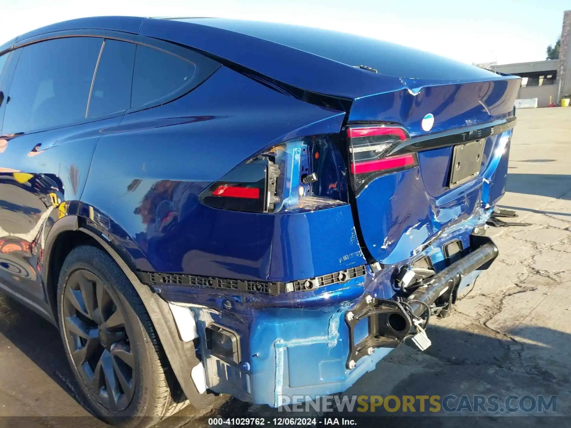 21 Photograph of a damaged car 7SAXCDE5XRF443761 TESLA MODEL X 2024