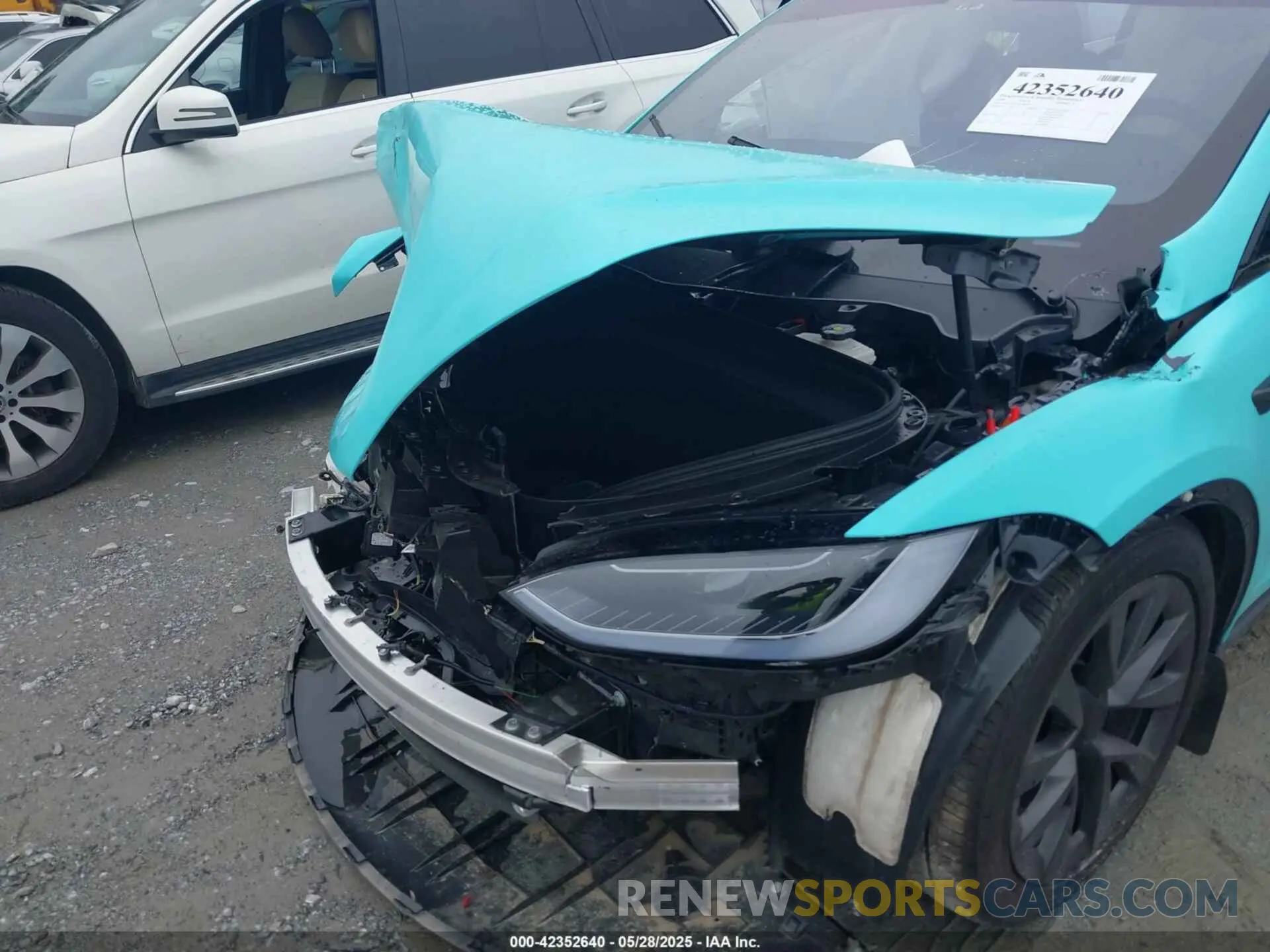 11 Photograph of a damaged car 7SAXCDE5XRF449317 TESLA MODEL X 2024