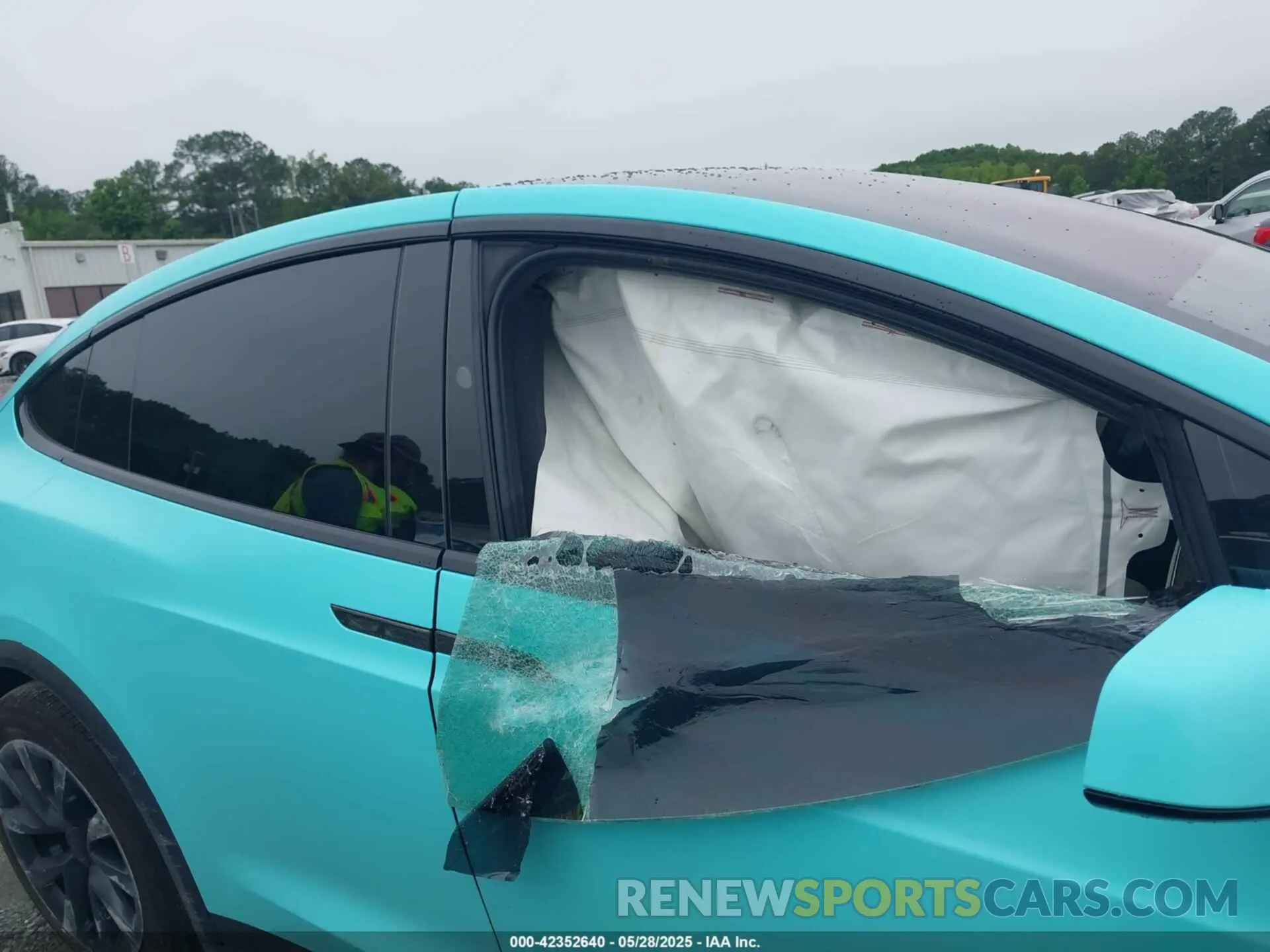20 Photograph of a damaged car 7SAXCDE5XRF449317 TESLA MODEL X 2024