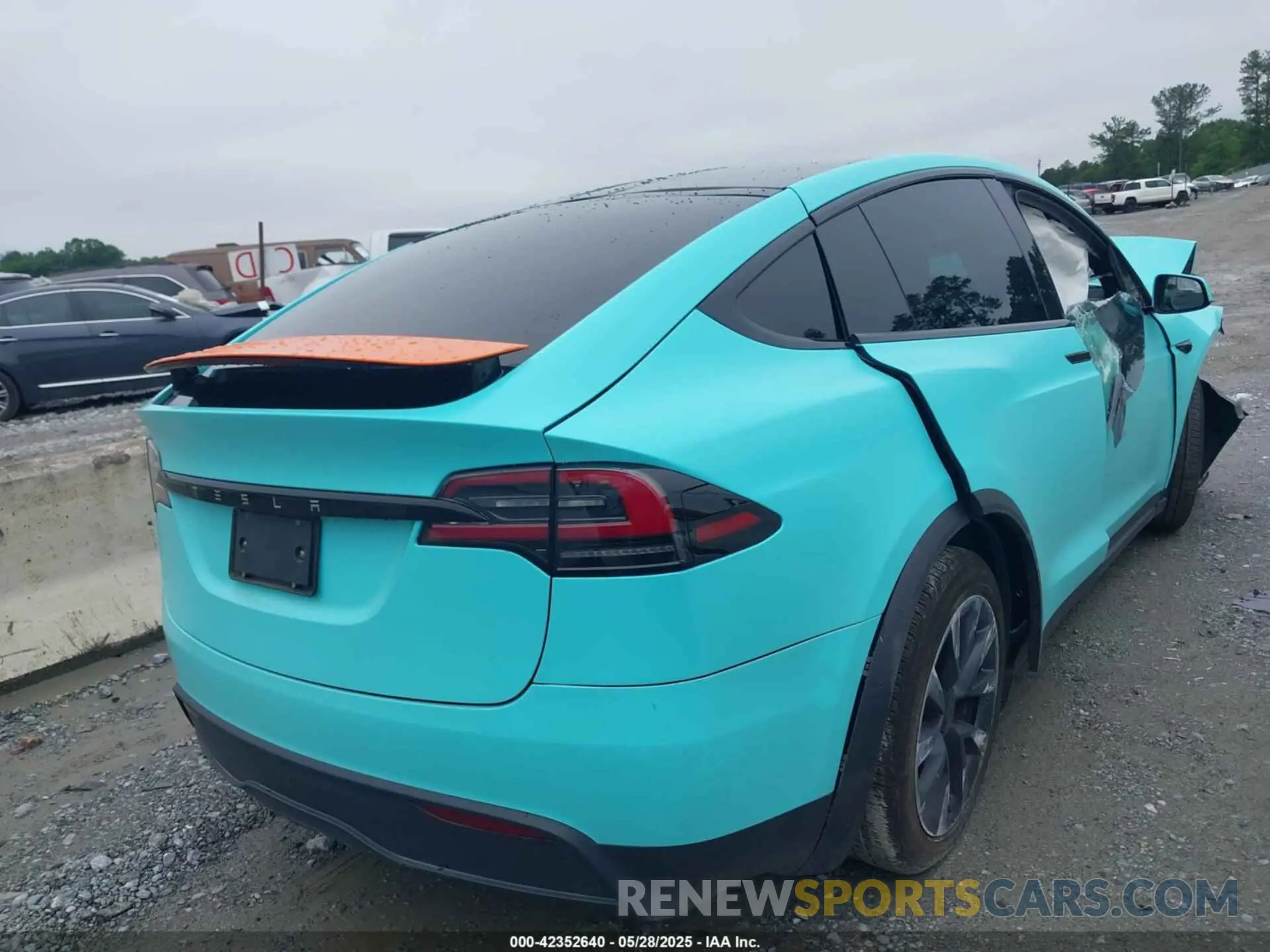 4 Photograph of a damaged car 7SAXCDE5XRF449317 TESLA MODEL X 2024