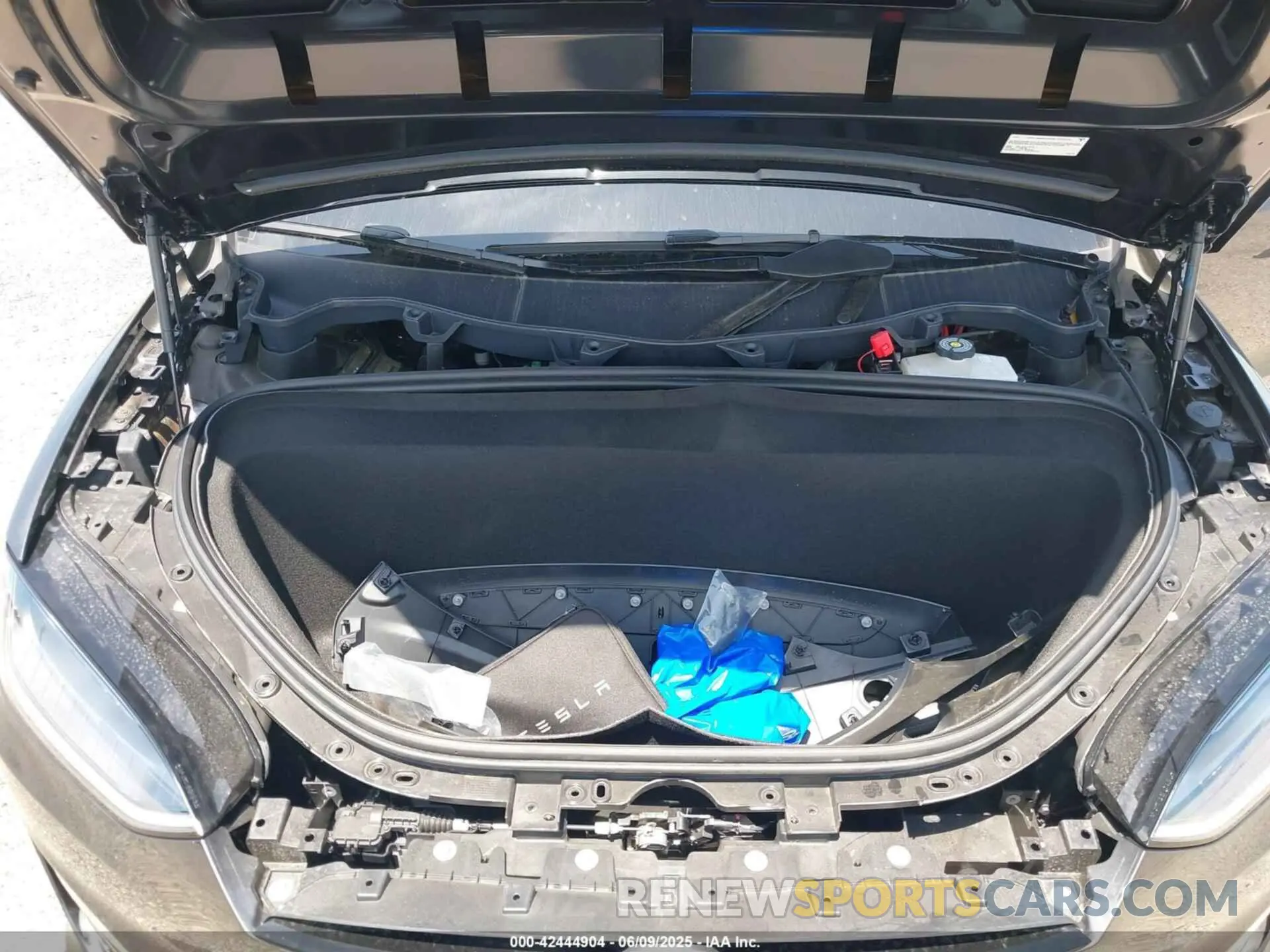 10 Photograph of a damaged car 7SAXCDE54SF462487 TESLA MODEL X 2025