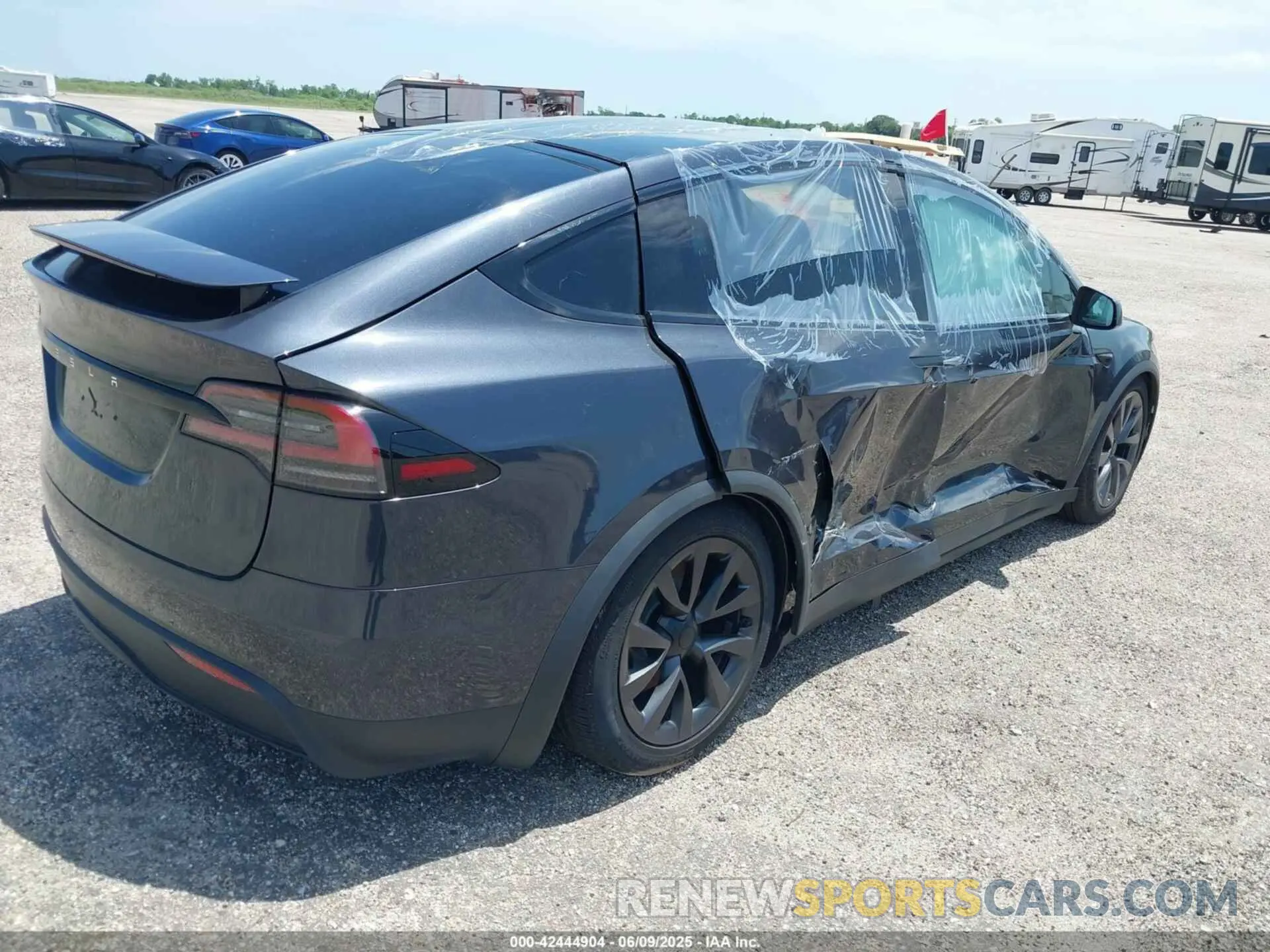 4 Photograph of a damaged car 7SAXCDE54SF462487 TESLA MODEL X 2025