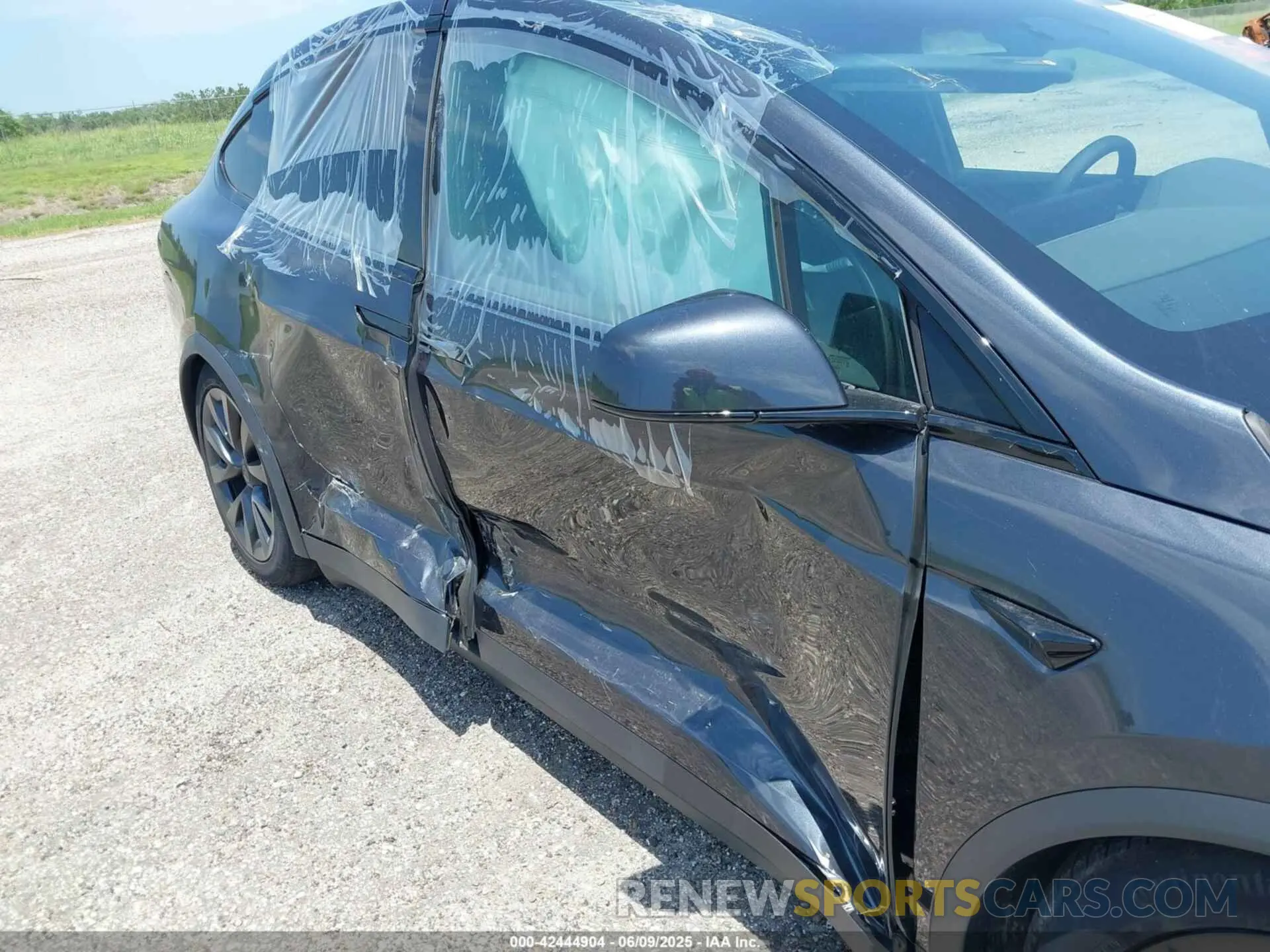 6 Photograph of a damaged car 7SAXCDE54SF462487 TESLA MODEL X 2025