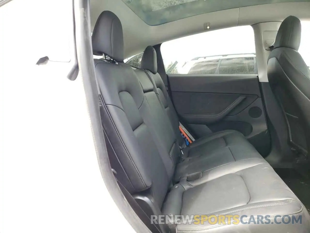 11 Photograph of a damaged car 5YJYGDEE0LF009605 TESLA MODEL Y 2020