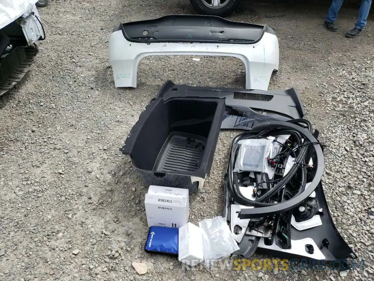 13 Photograph of a damaged car 5YJYGDEE0LF009605 TESLA MODEL Y 2020