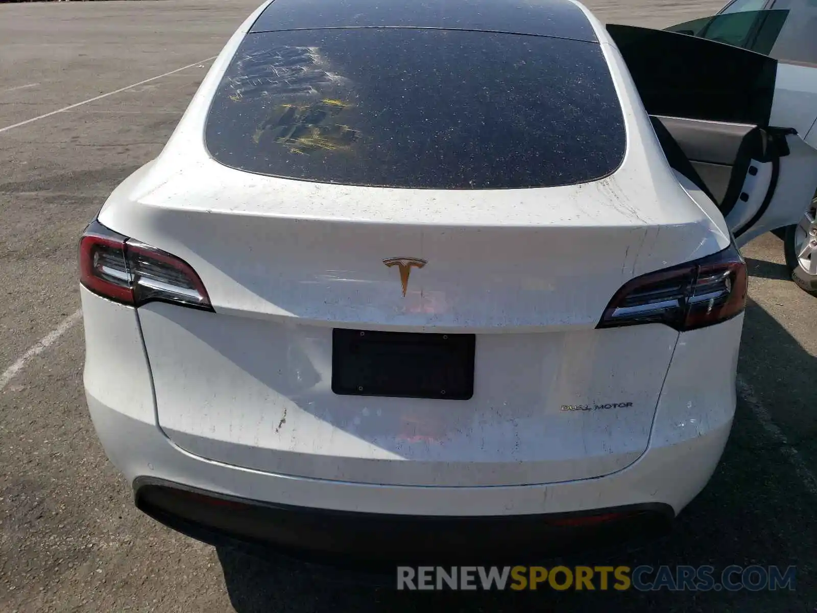 9 Photograph of a damaged car 5YJYGDEE0LF015274 TESLA MODEL Y 2020