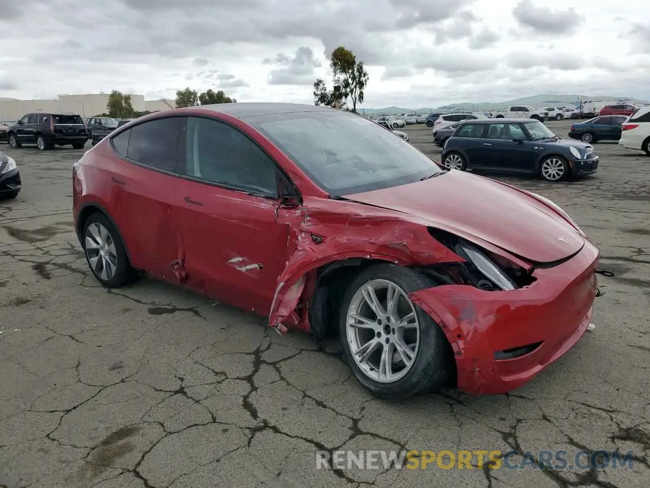 4 Photograph of a damaged car 5YJYGDEE0LF015324 TESLA MODEL Y 2020