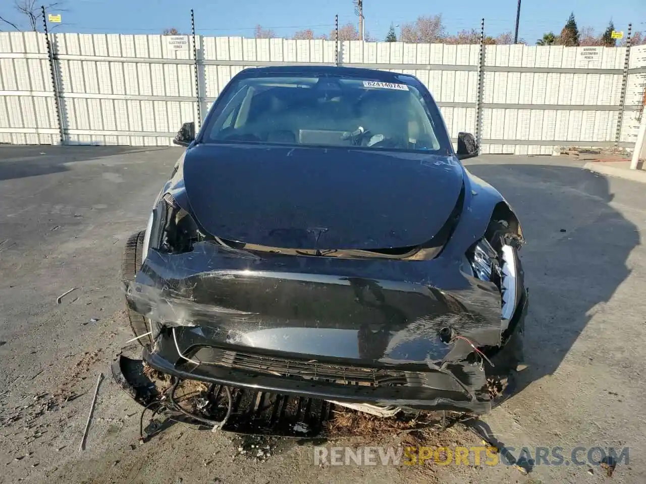 5 Photograph of a damaged car 5YJYGDEE0LF018286 TESLA MODEL Y 2020