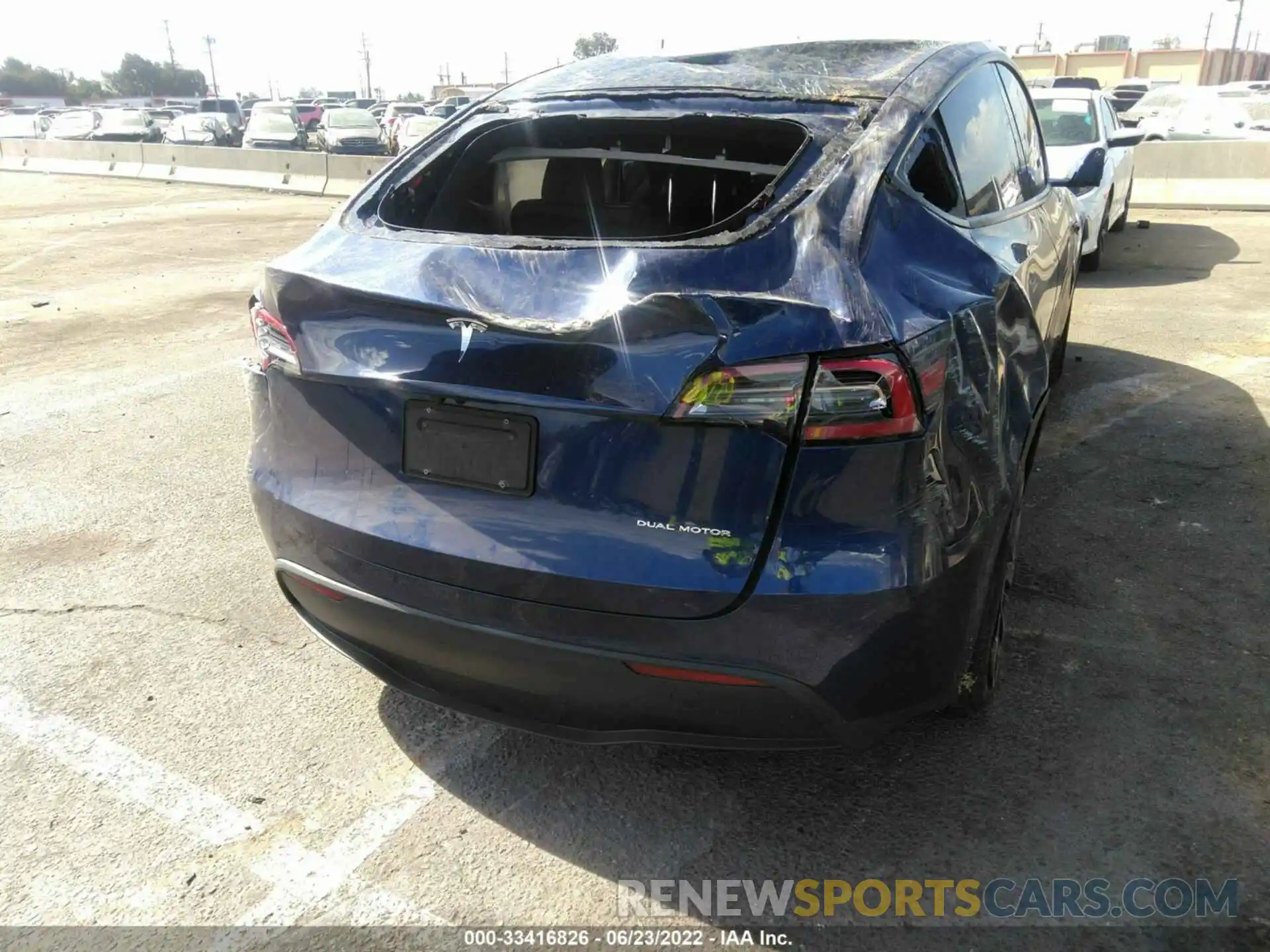 4 Photograph of a damaged car 5YJYGDEE0LF021561 TESLA MODEL Y 2020