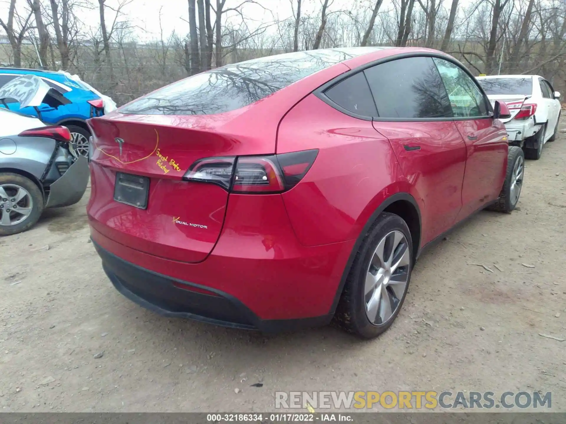 4 Photograph of a damaged car 5YJYGDEE0LF026291 TESLA MODEL Y 2020