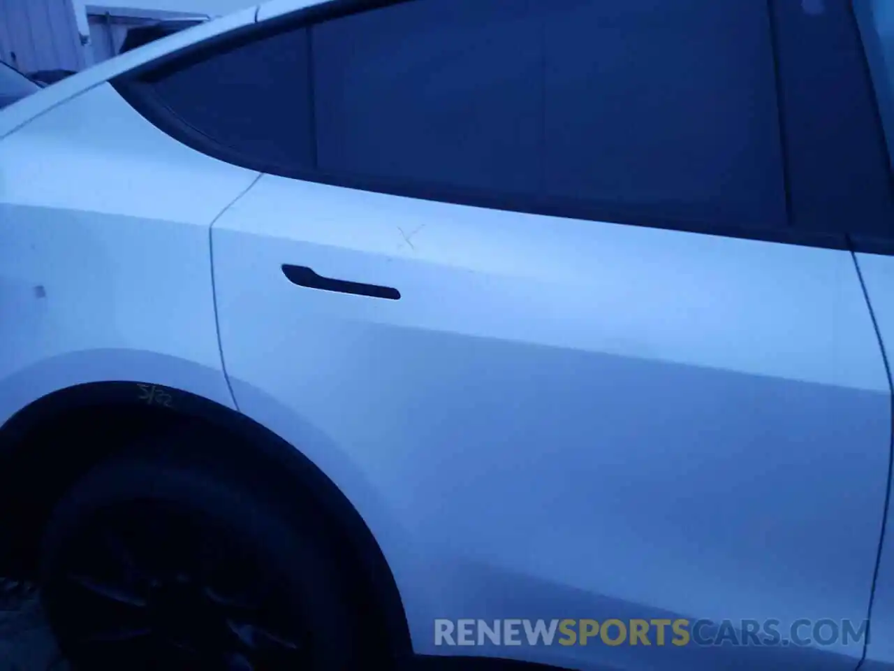 6 Photograph of a damaged car 5YJYGDEE0LF034052 TESLA MODEL Y 2020