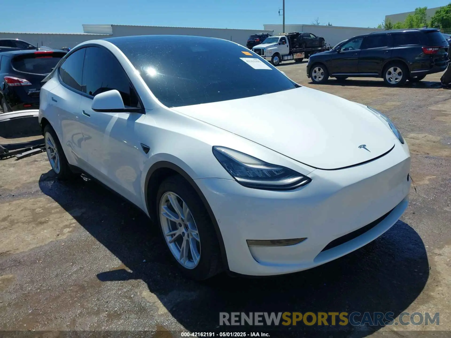 1 Photograph of a damaged car 5YJYGDEE0LF035248 TESLA MODEL Y 2020