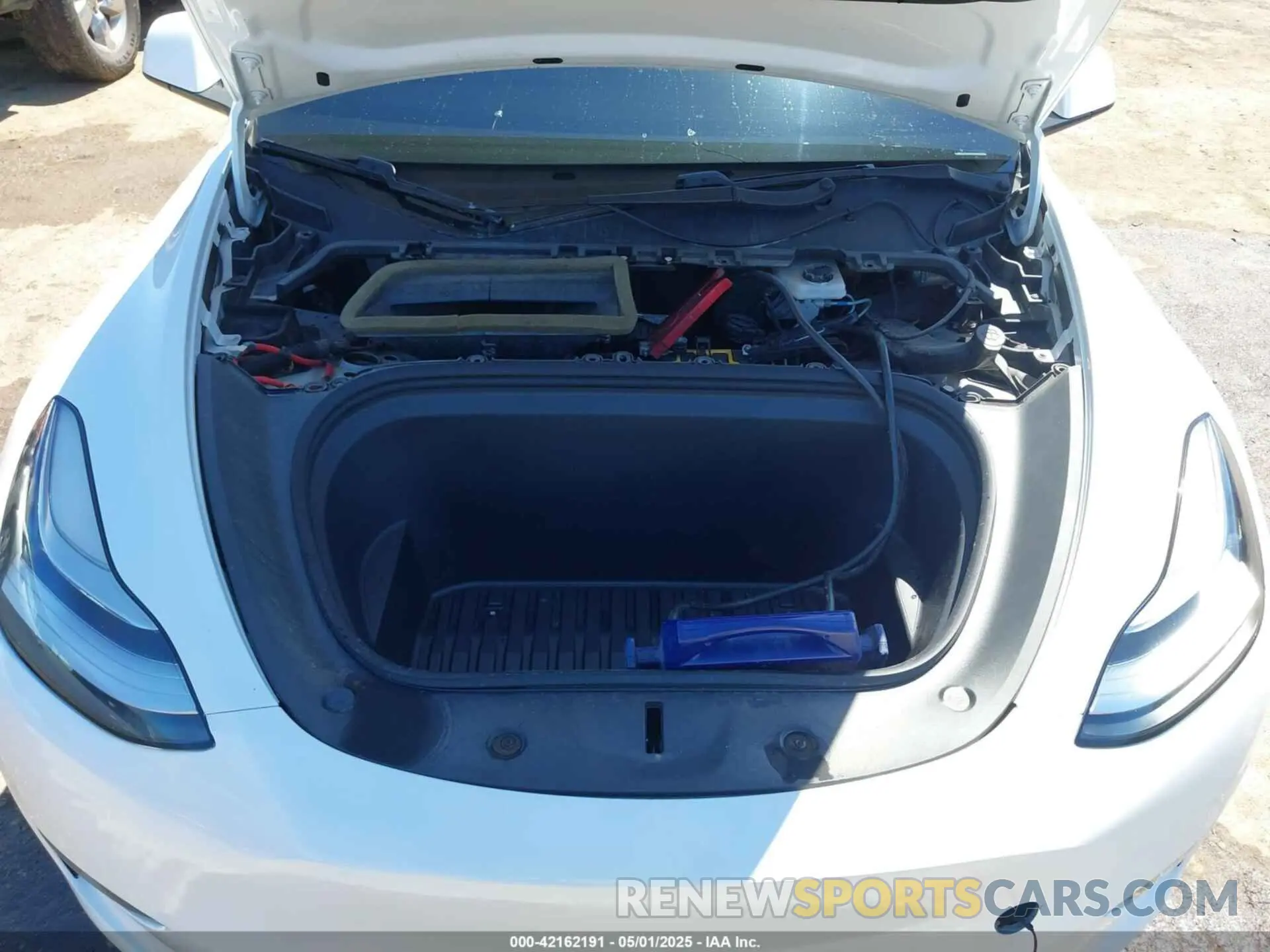 10 Photograph of a damaged car 5YJYGDEE0LF035248 TESLA MODEL Y 2020