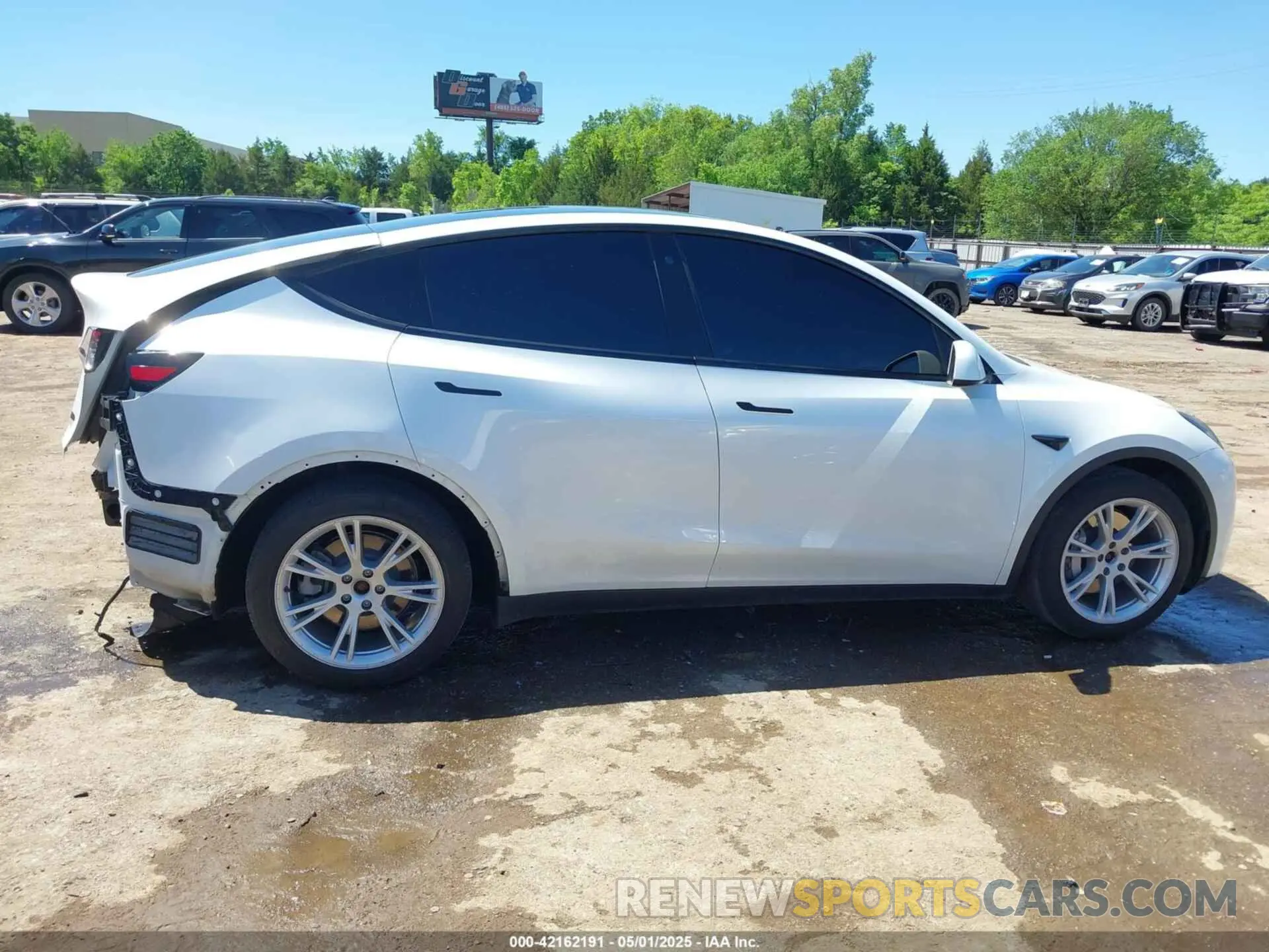 14 Photograph of a damaged car 5YJYGDEE0LF035248 TESLA MODEL Y 2020