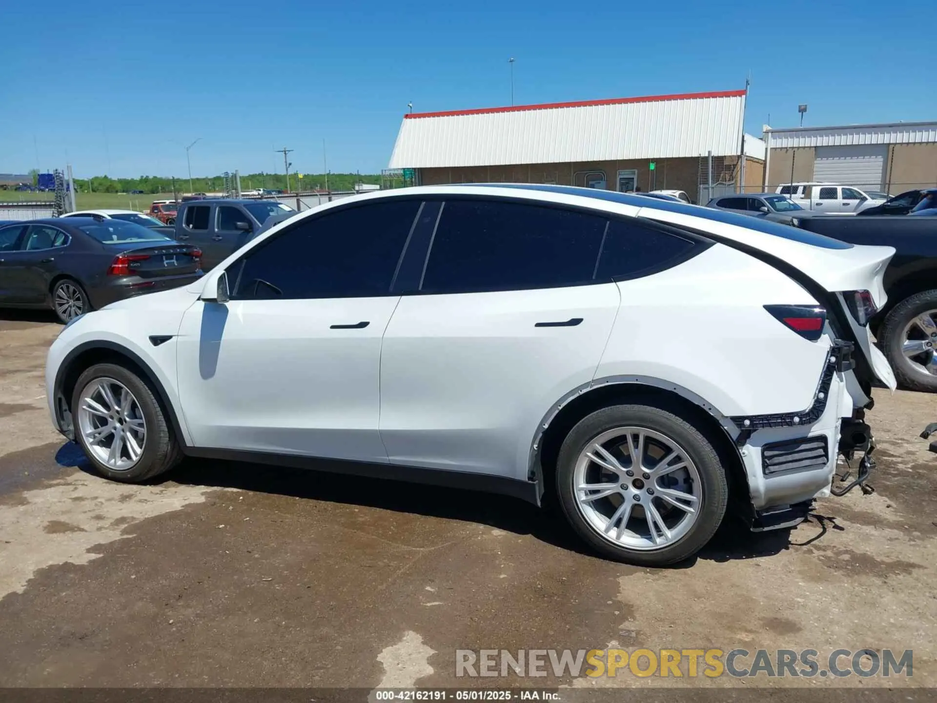 15 Photograph of a damaged car 5YJYGDEE0LF035248 TESLA MODEL Y 2020