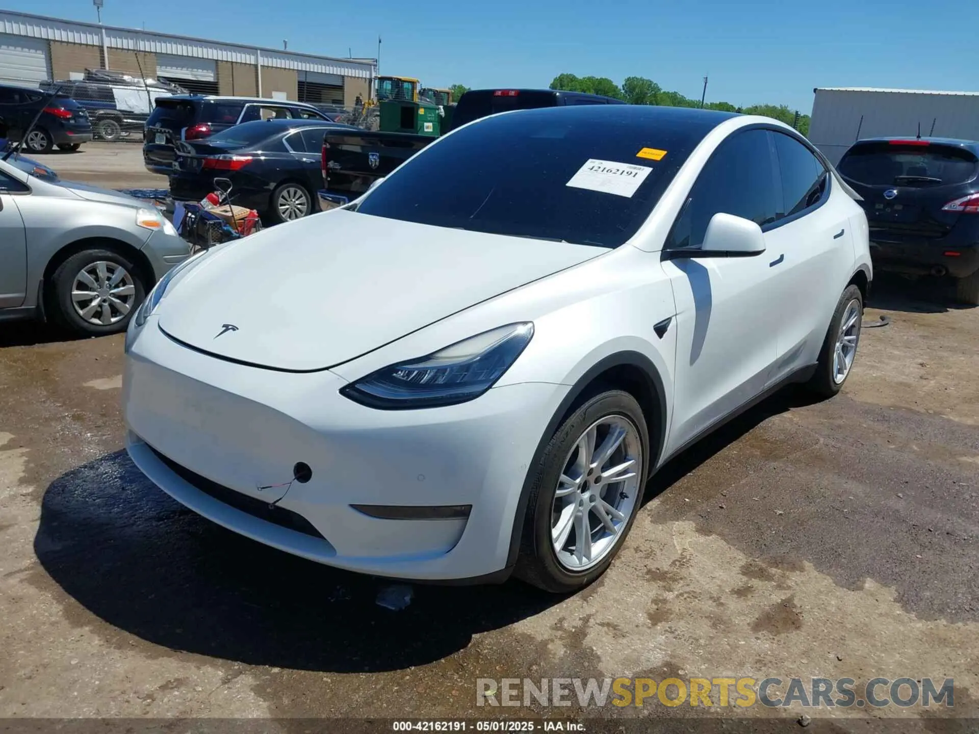 2 Photograph of a damaged car 5YJYGDEE0LF035248 TESLA MODEL Y 2020