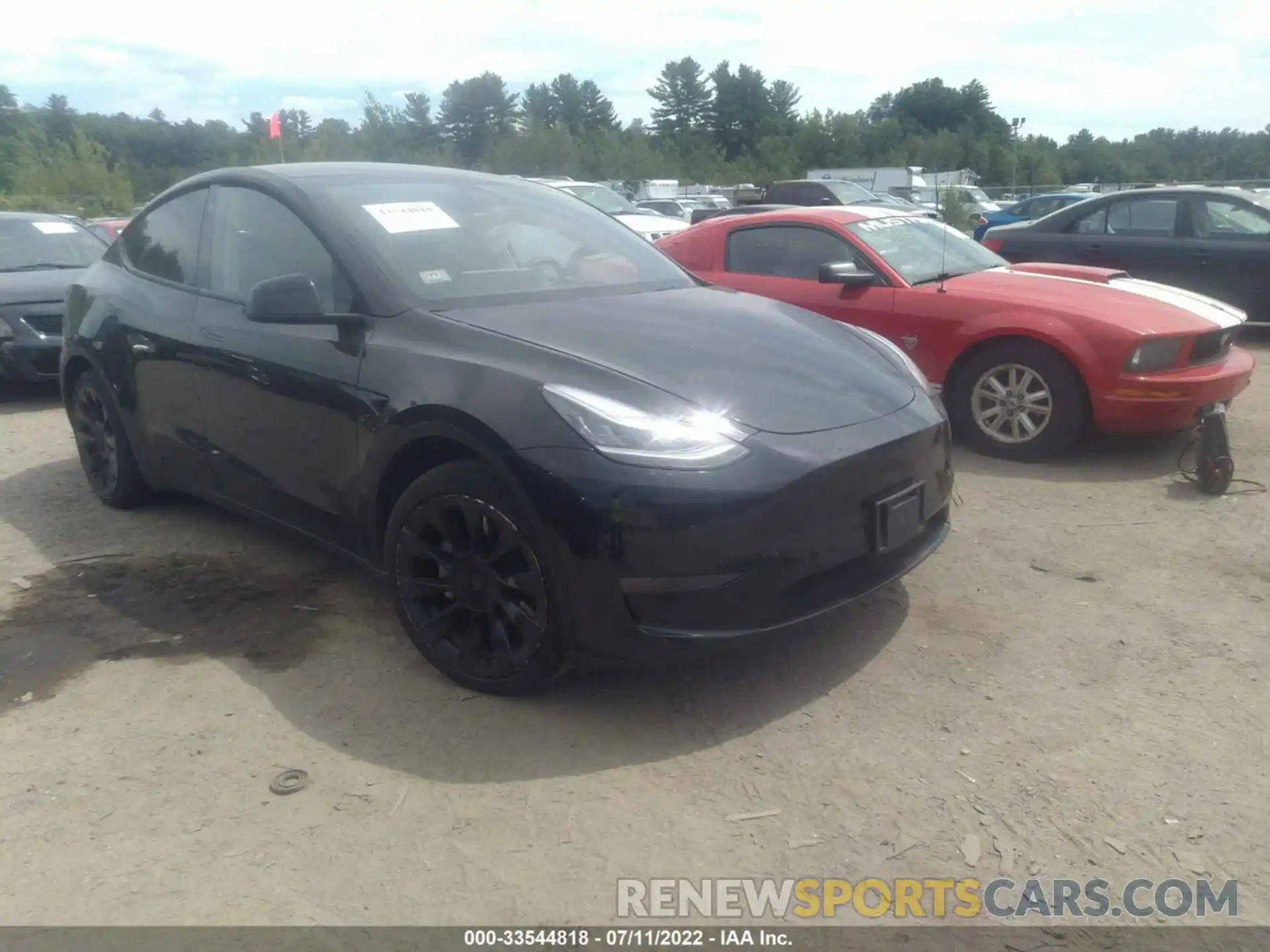 1 Photograph of a damaged car 5YJYGDEE0LF040563 TESLA MODEL Y 2020