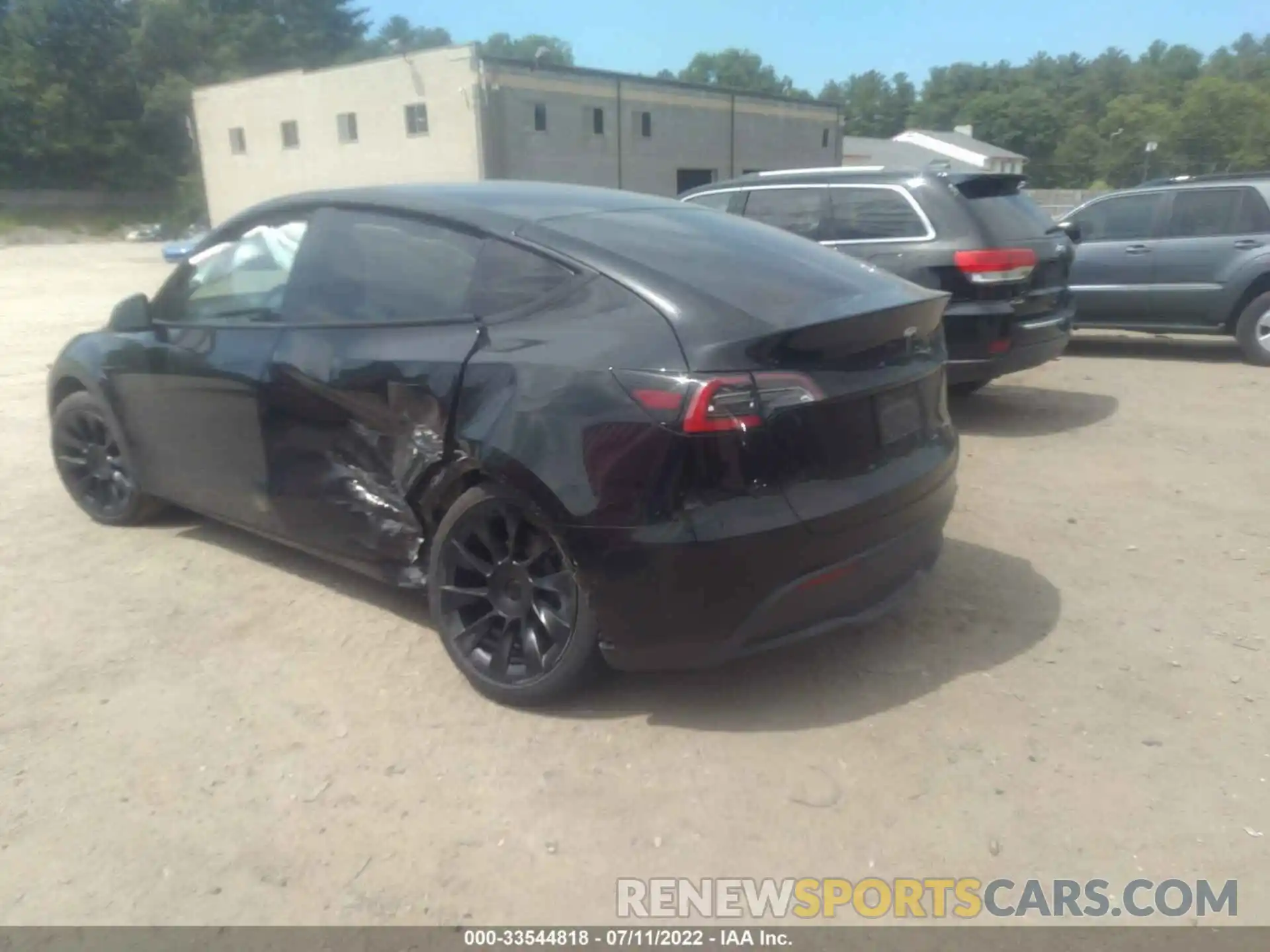 3 Photograph of a damaged car 5YJYGDEE0LF040563 TESLA MODEL Y 2020