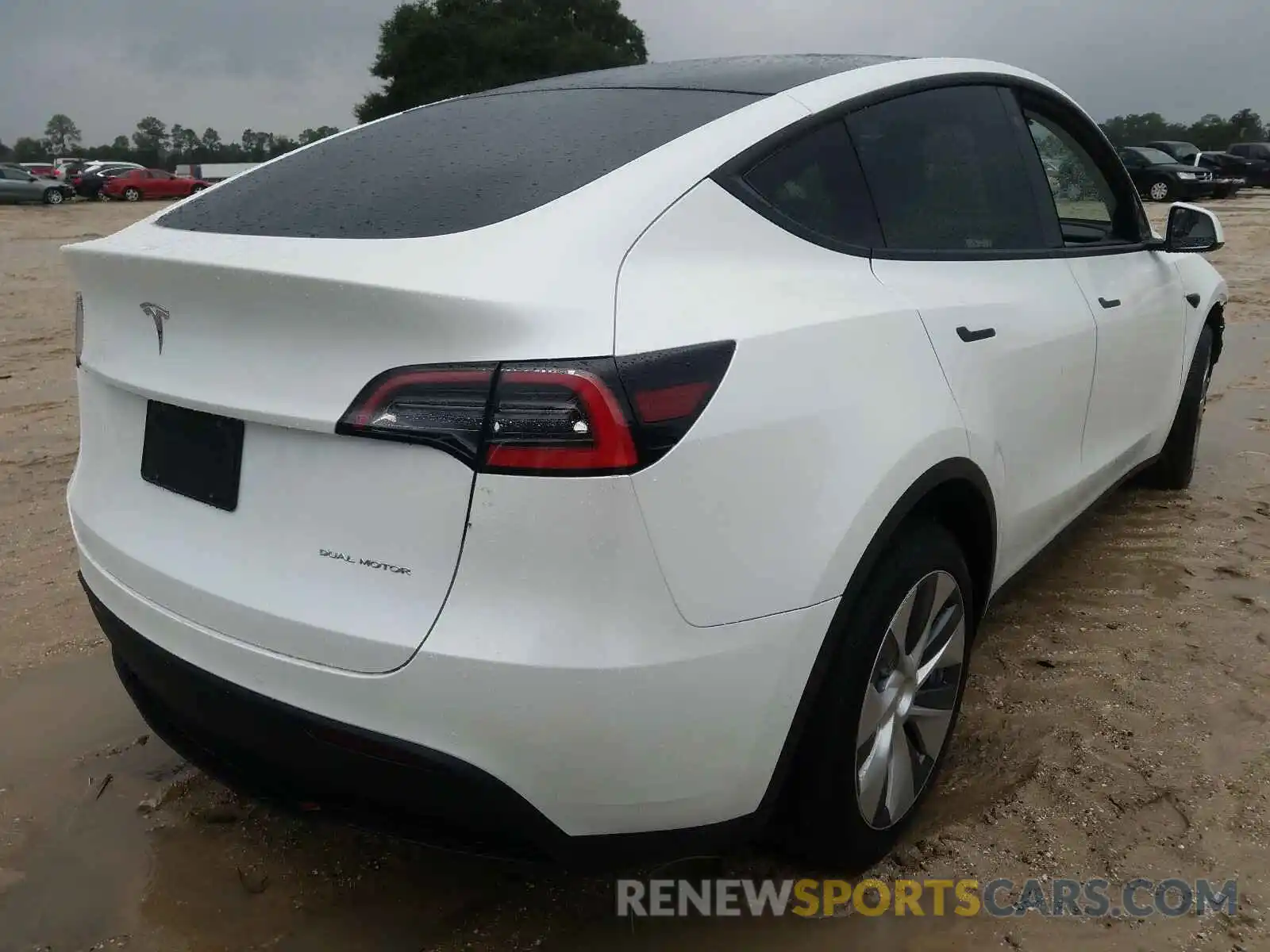 4 Photograph of a damaged car 5YJYGDEE0LF042202 TESLA MODEL Y 2020