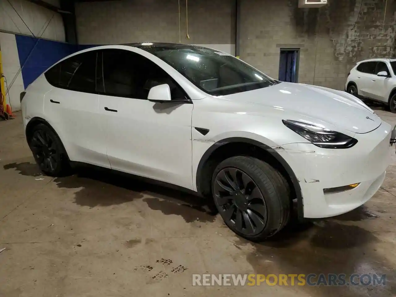 4 Photograph of a damaged car 5YJYGDEE0LF043401 TESLA MODEL Y 2020