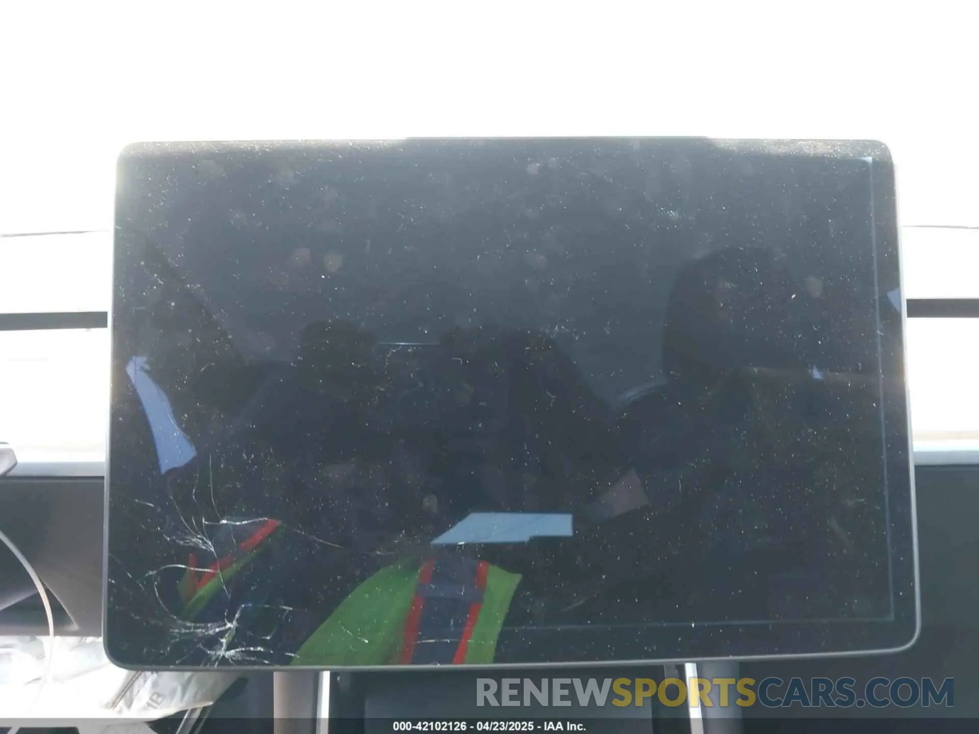 15 Photograph of a damaged car 5YJYGDEE0LF047030 TESLA MODEL Y 2020