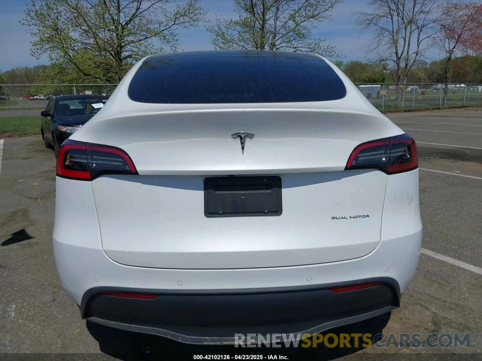 16 Photograph of a damaged car 5YJYGDEE0LF047030 TESLA MODEL Y 2020