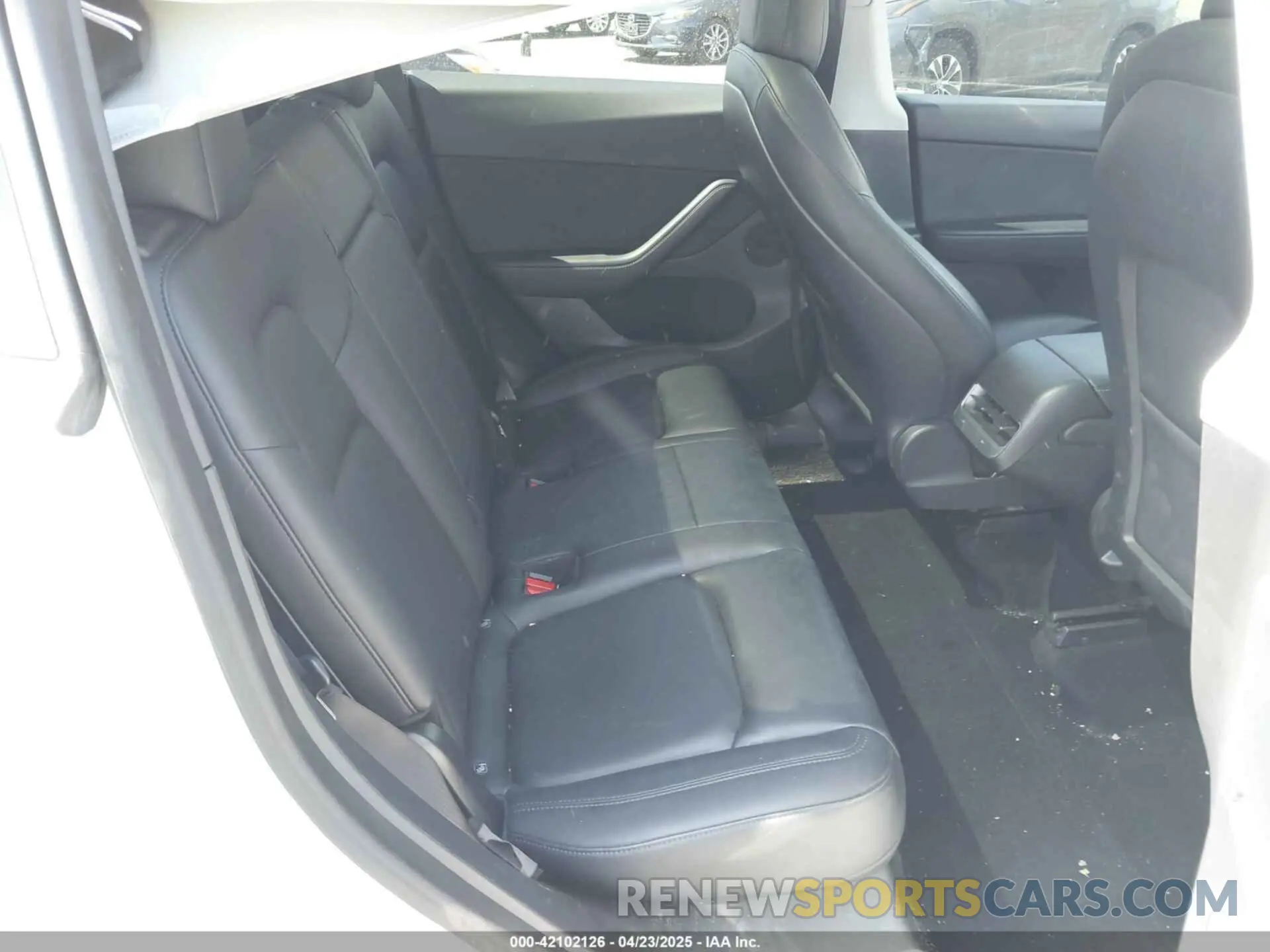 8 Photograph of a damaged car 5YJYGDEE0LF047030 TESLA MODEL Y 2020