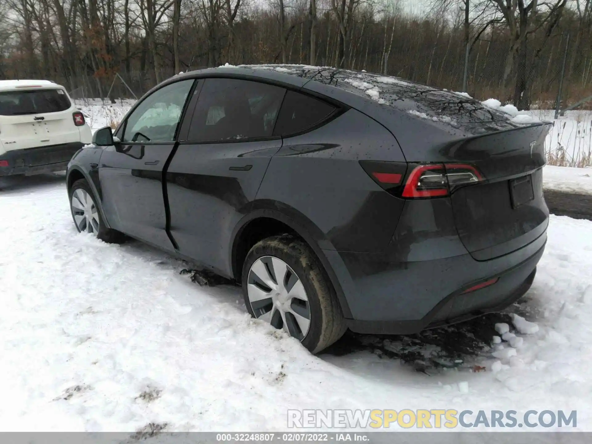 3 Photograph of a damaged car 5YJYGDEE0LF048002 TESLA MODEL Y 2020