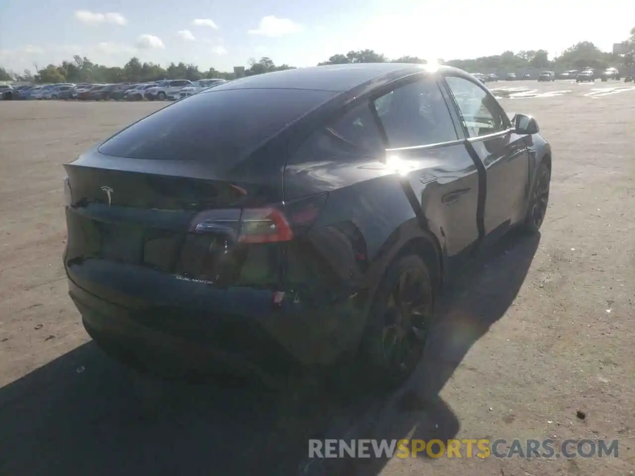 4 Photograph of a damaged car 5YJYGDEE0LF048954 TESLA MODEL Y 2020