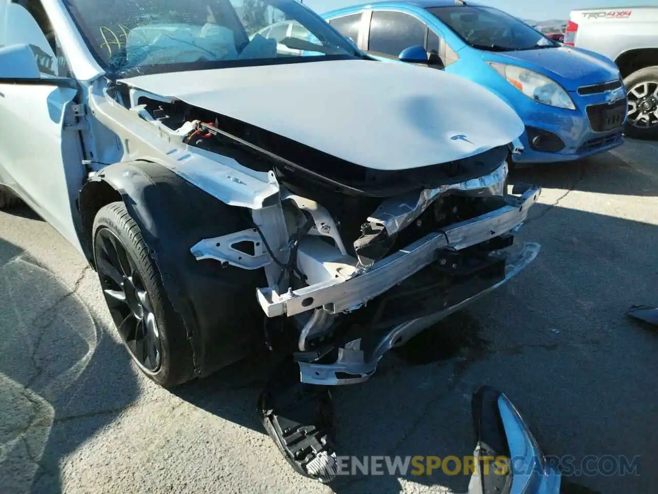 9 Photograph of a damaged car 5YJYGDEE0LF058366 TESLA MODEL Y 2020