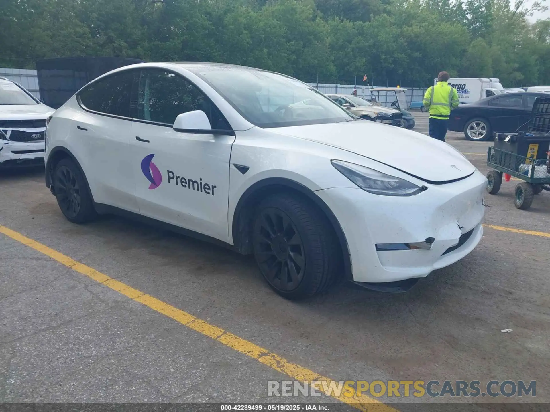 1 Photograph of a damaged car 5YJYGDEE1LF012853 TESLA MODEL Y 2020