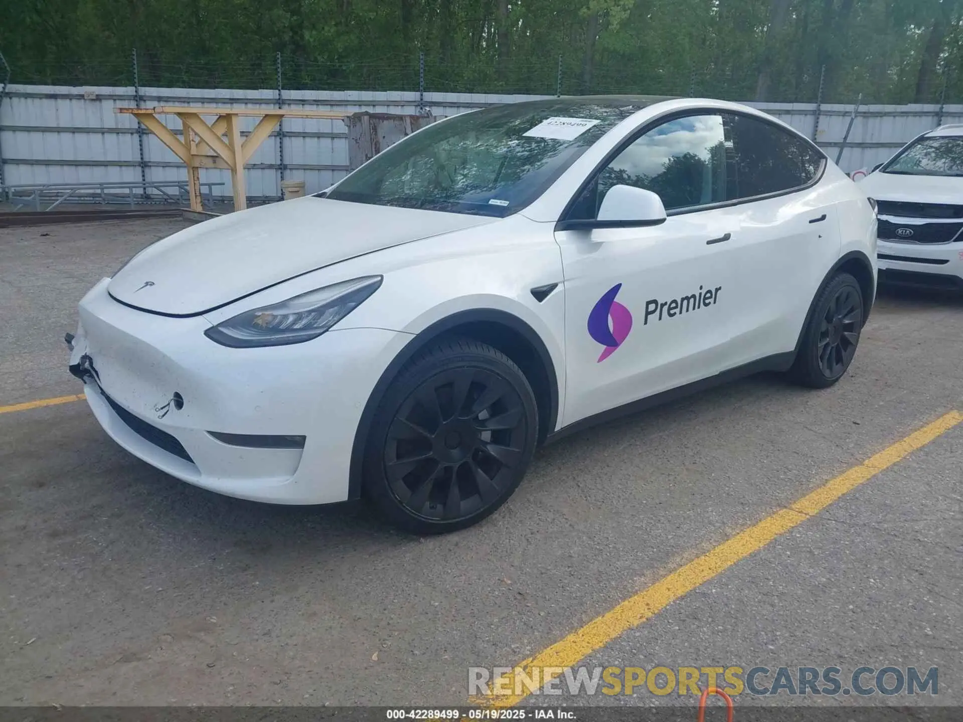 2 Photograph of a damaged car 5YJYGDEE1LF012853 TESLA MODEL Y 2020