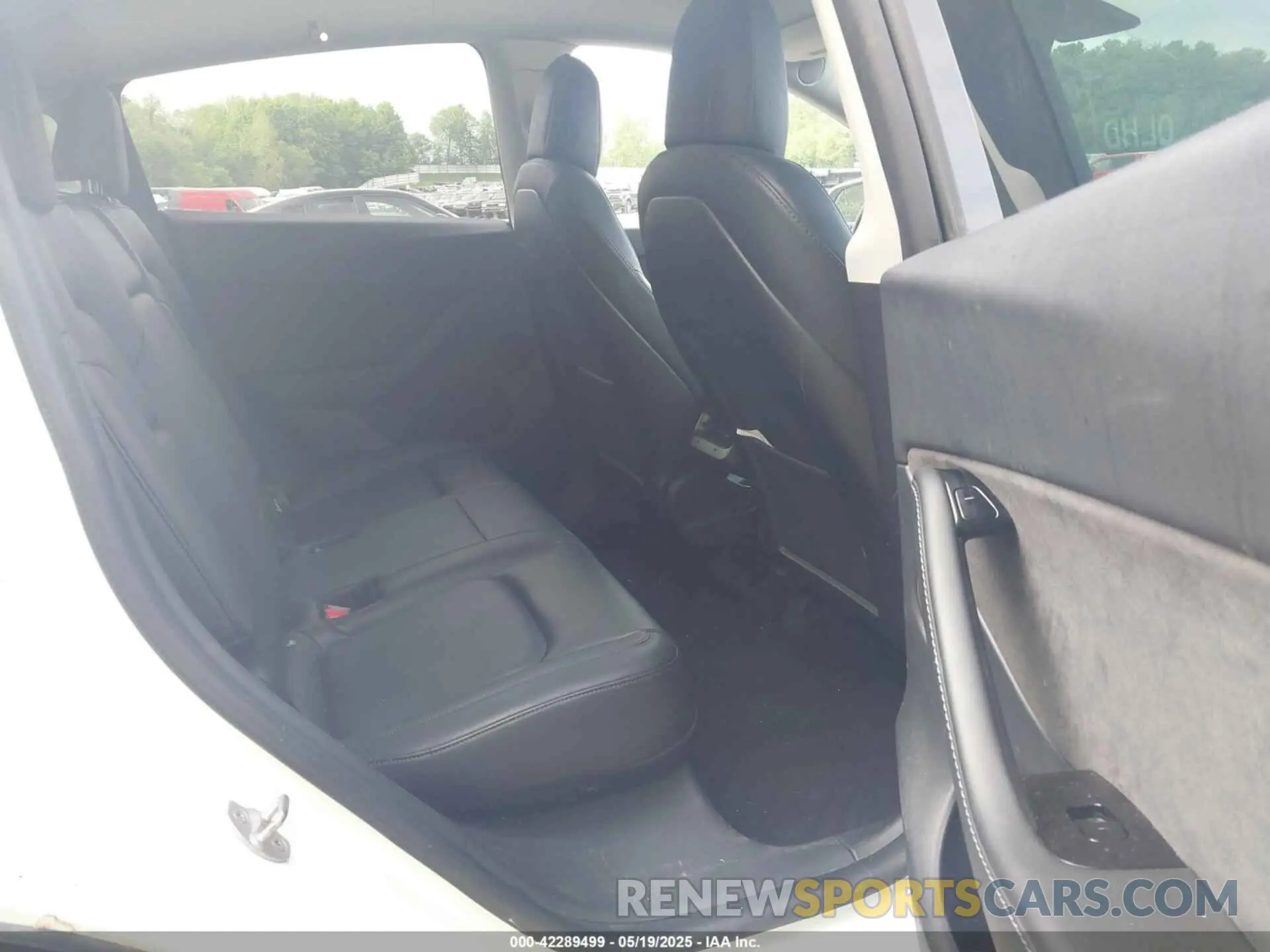 8 Photograph of a damaged car 5YJYGDEE1LF012853 TESLA MODEL Y 2020