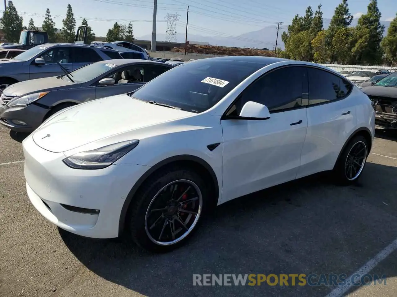 1 Photograph of a damaged car 5YJYGDEE1LF012996 TESLA MODEL Y 2020