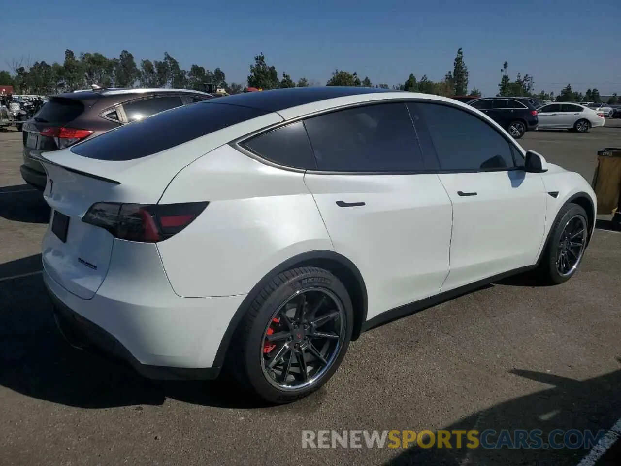3 Photograph of a damaged car 5YJYGDEE1LF012996 TESLA MODEL Y 2020