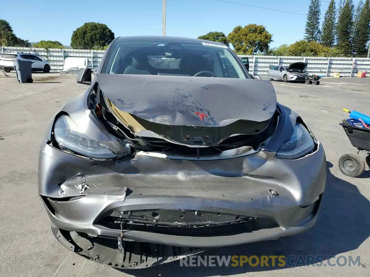 5 Photograph of a damaged car 5YJYGDEE1LF013288 TESLA MODEL Y 2020