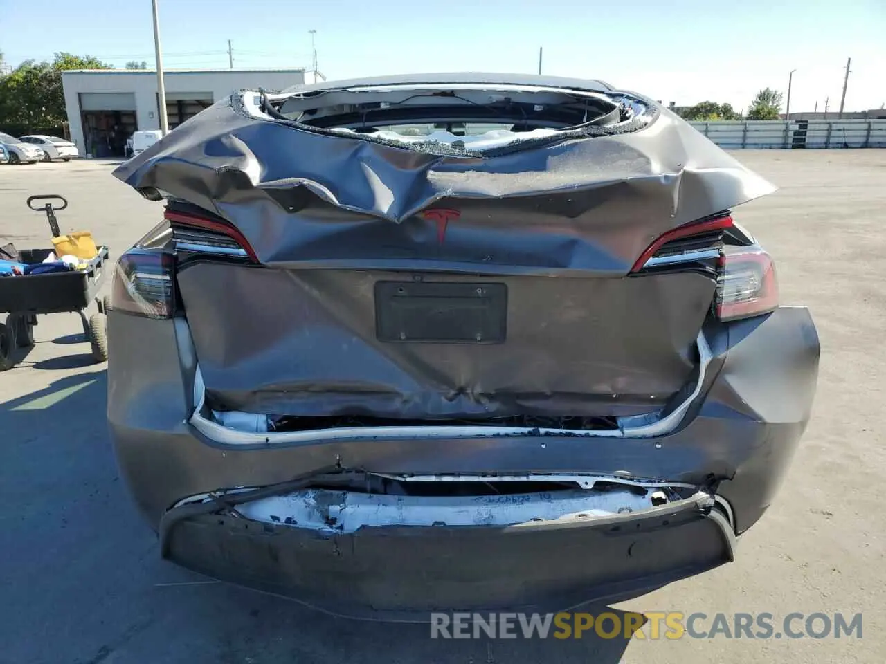 6 Photograph of a damaged car 5YJYGDEE1LF013288 TESLA MODEL Y 2020