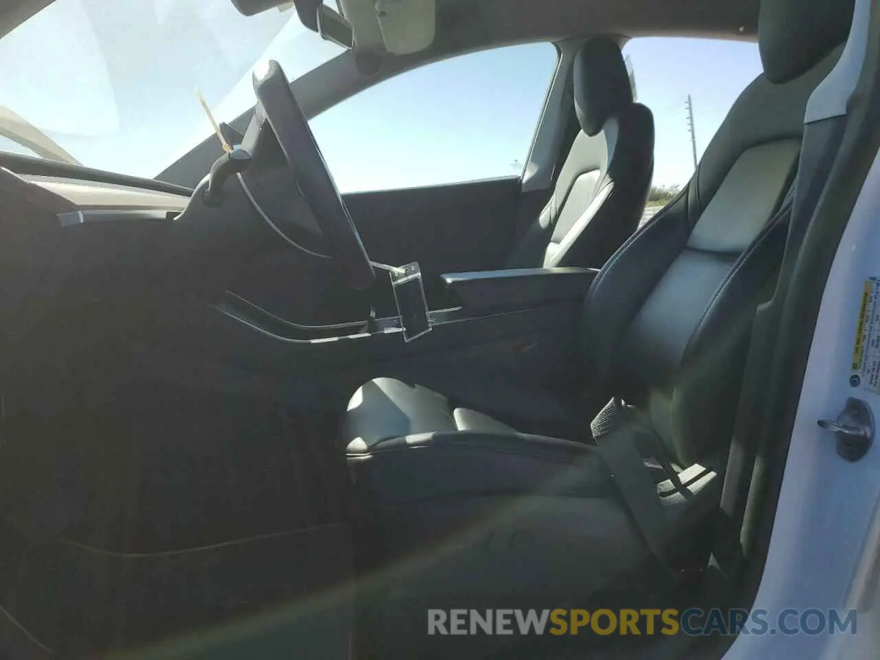 7 Photograph of a damaged car 5YJYGDEE1LF013288 TESLA MODEL Y 2020