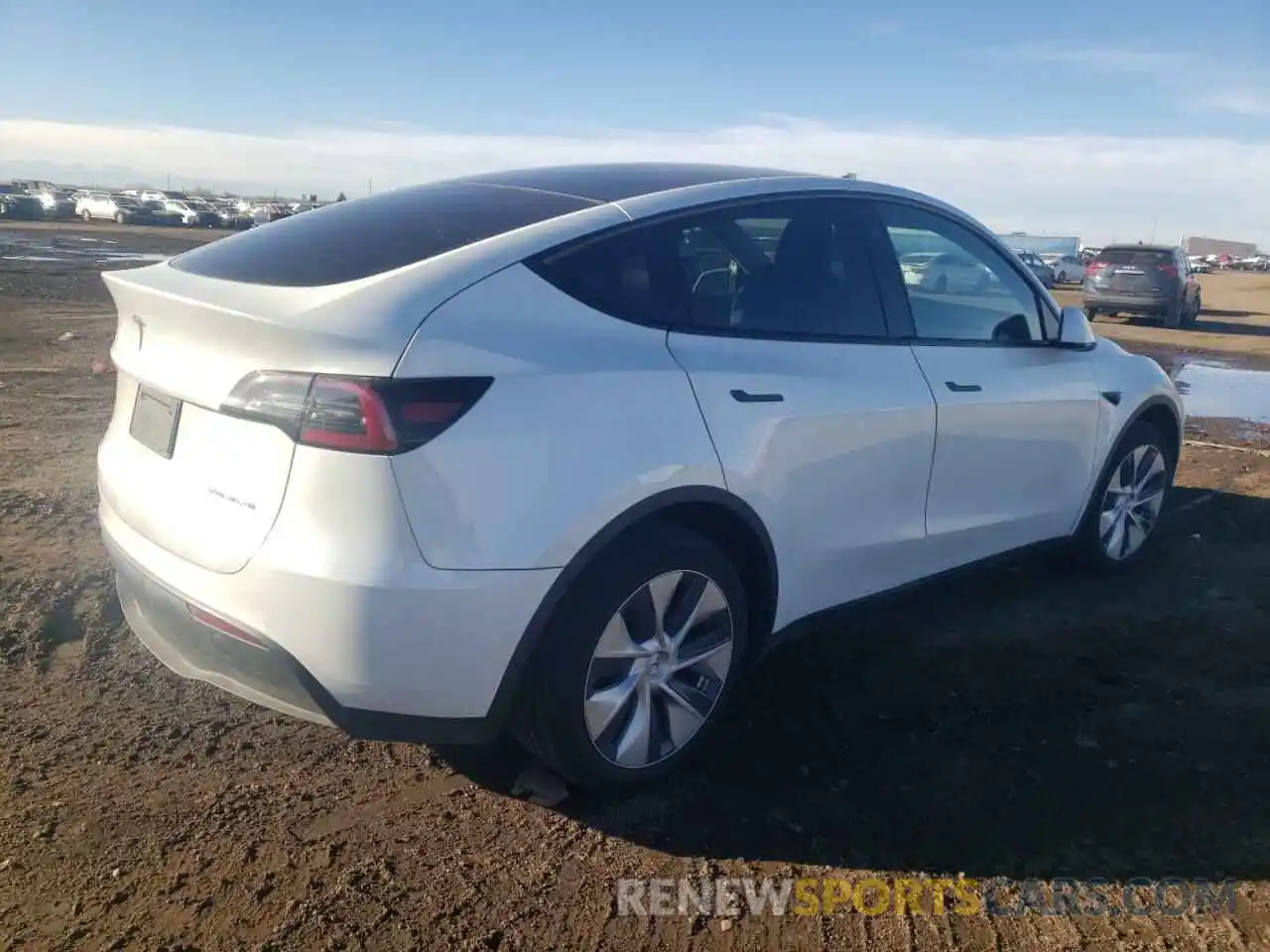 4 Photograph of a damaged car 5YJYGDEE1LF015185 TESLA MODEL Y 2020