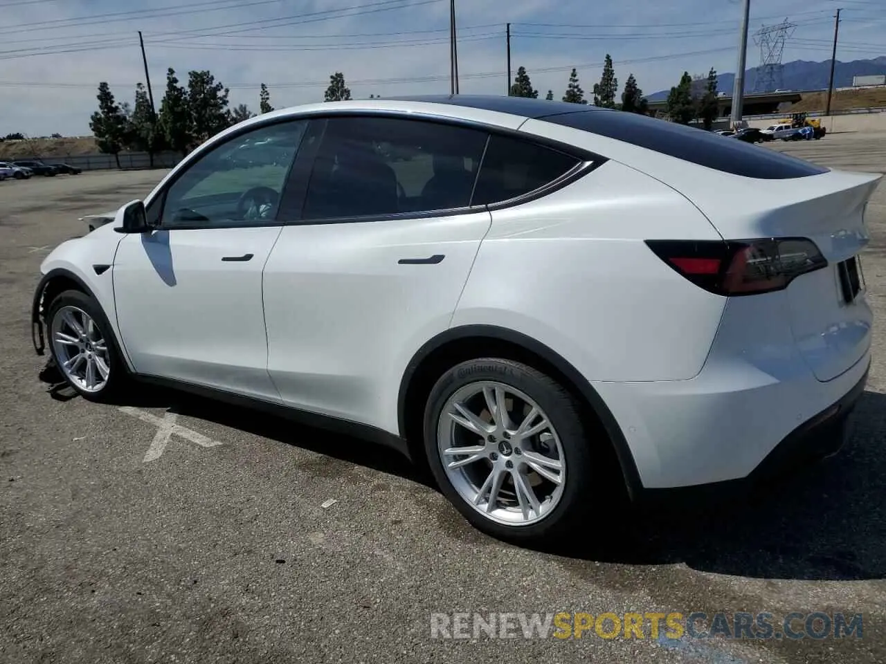 2 Photograph of a damaged car 5YJYGDEE1LF031953 TESLA MODEL Y 2020